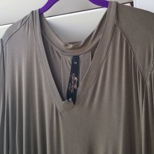 Melissa McCarthy Seven line tunic top